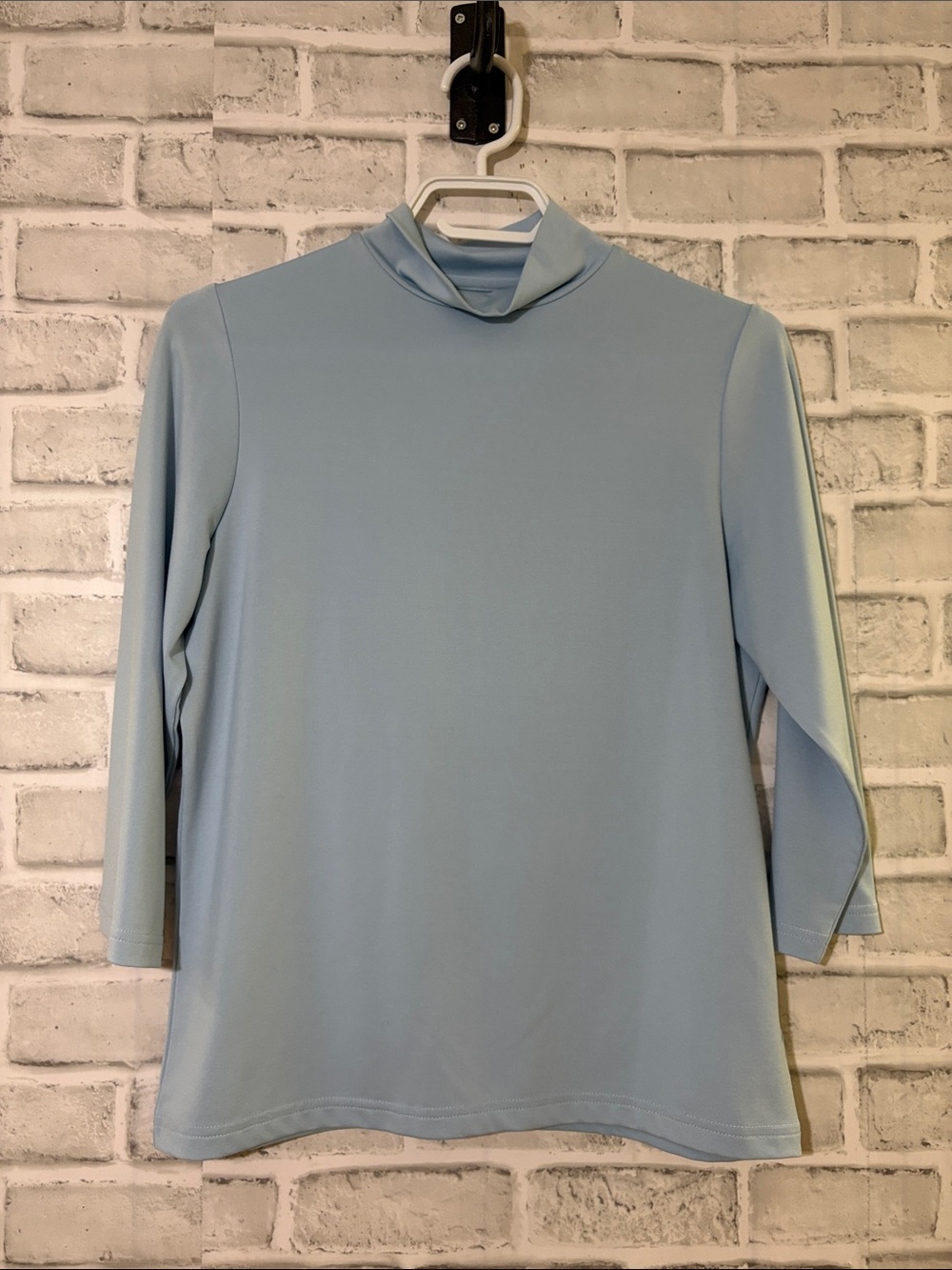 Mantles Women’s Light Blue Mock Neck 3/4 sleeve, small